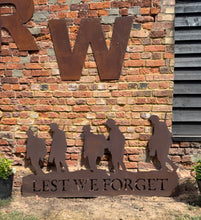 Load image into Gallery viewer, XXL Rusty Metal Lest We Forget Soldier Scene Garden Decoration
