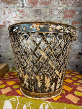 Load image into Gallery viewer, Rustic Lattice Metal Bucket Log Basket /Plant Pot Planter Patio Pail Kindling A
