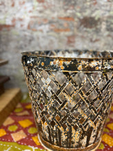 Load image into Gallery viewer, Rustic Lattice Metal Bucket Log Basket /Plant Pot Planter Patio Pail Kindling A
