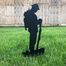 Load image into Gallery viewer, Small Metal Soldier Garden Decoration - Black
