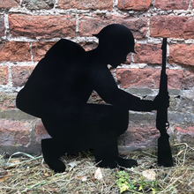 Load image into Gallery viewer, Kneeling Soldier Metal Garden Decoration - Black
