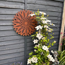 Load image into Gallery viewer, Large Rusty Metal Sunflower Garden Decoration
