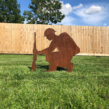 Load image into Gallery viewer, Rusty Metal Kneeling Soldier Garden Decoration
